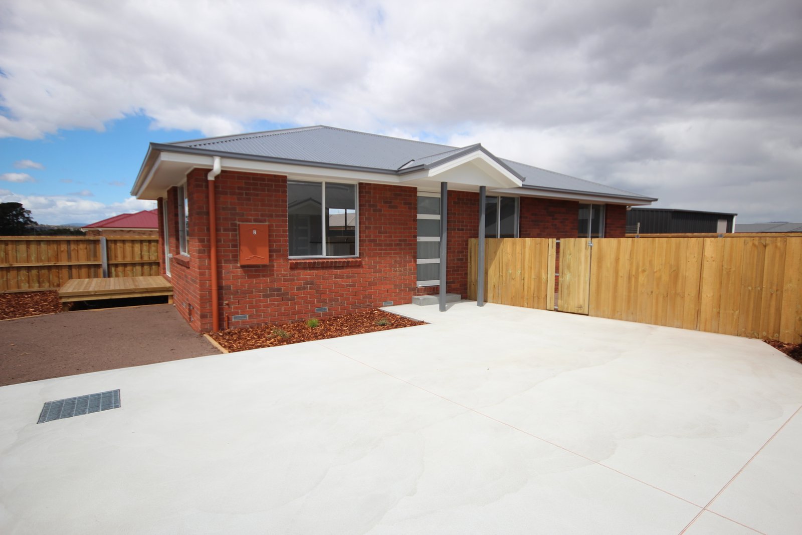 2/5 Hollingsworth Street BRIGHTON 1