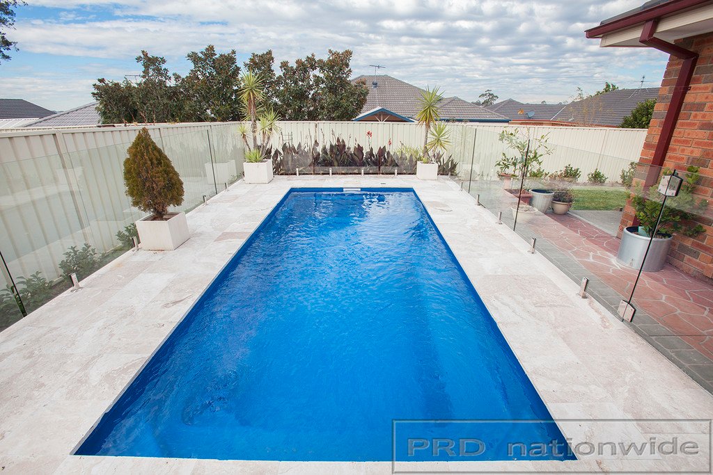 25 Honeyoak Drive ABERGLASSLYN 7