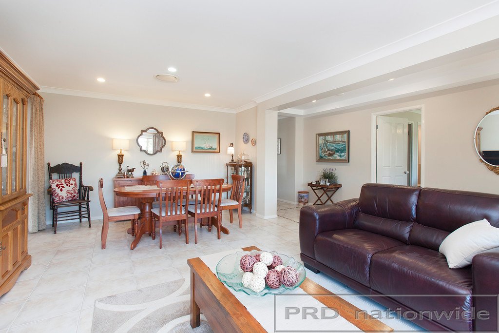25 Honeyoak Drive ABERGLASSLYN 9
