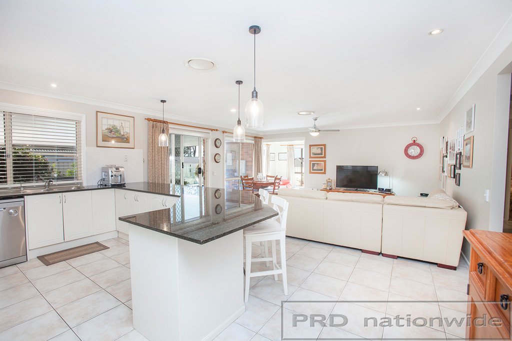 25 Honeyoak Drive ABERGLASSLYN 13