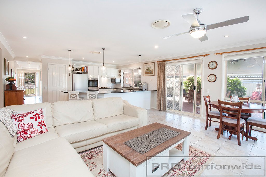 25 Honeyoak Drive ABERGLASSLYN 14