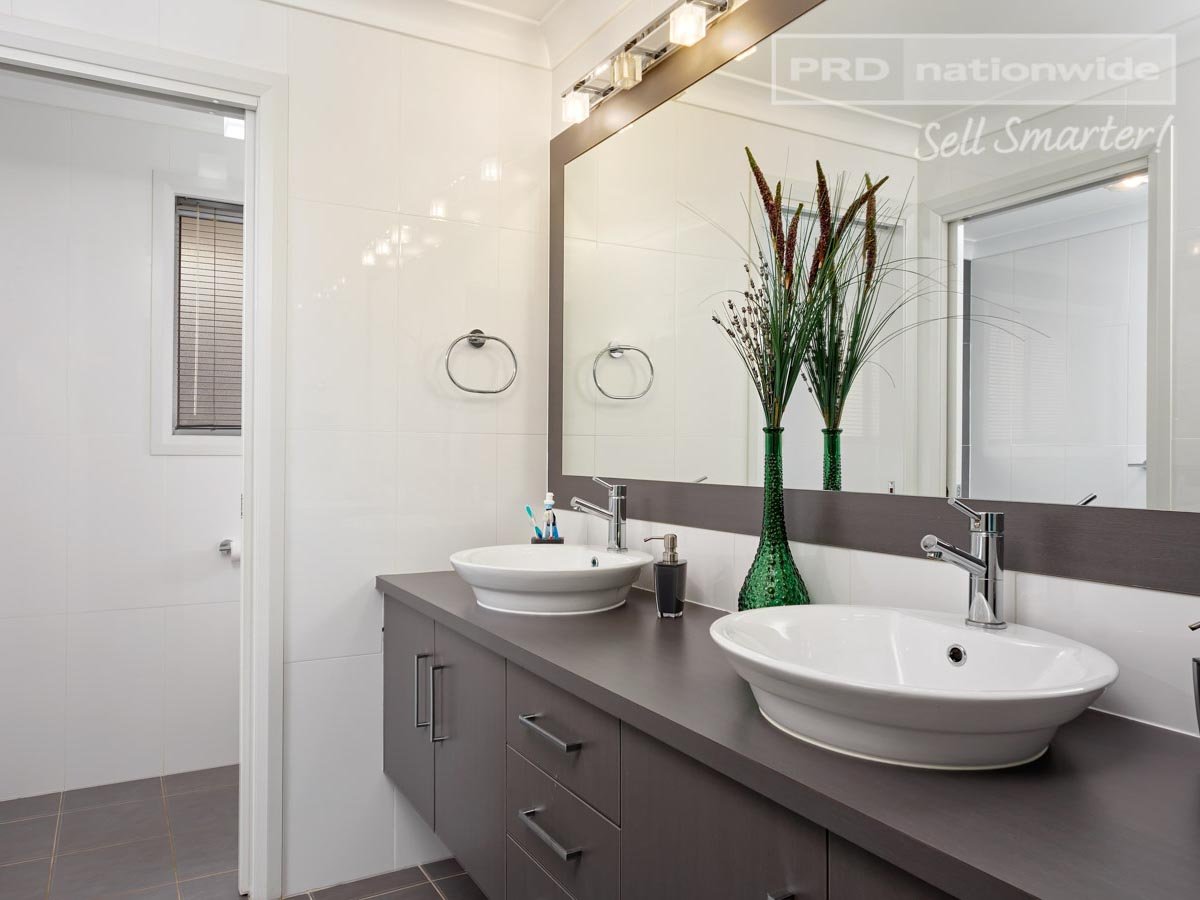 25 Hudson Drive LLOYD 12