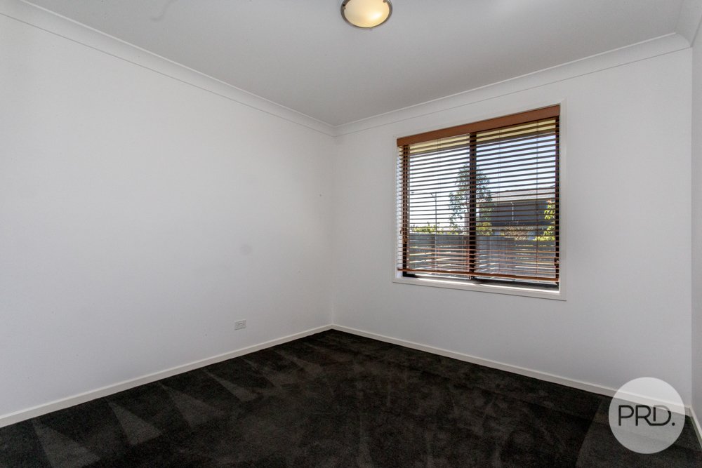 25 Illoura Way JORDAN SPRINGS 11