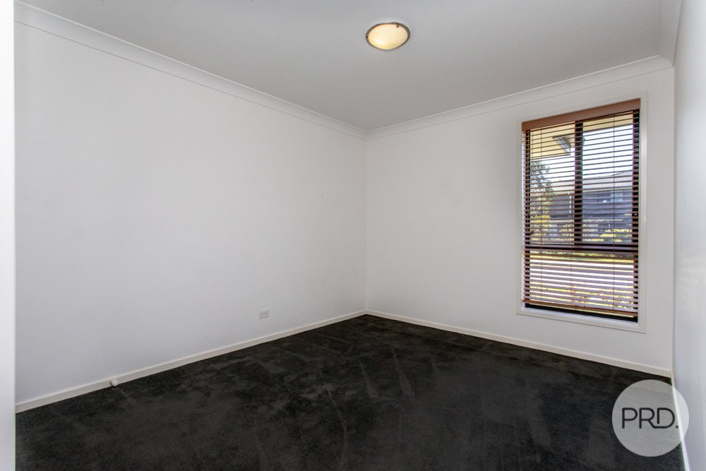 25 Illoura Way JORDAN SPRINGS 12