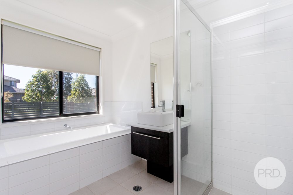 25 Illoura Way JORDAN SPRINGS 13