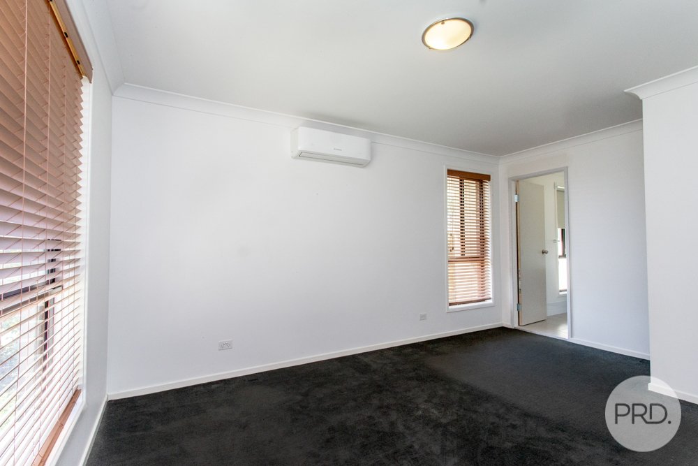 25 Illoura Way JORDAN SPRINGS 14