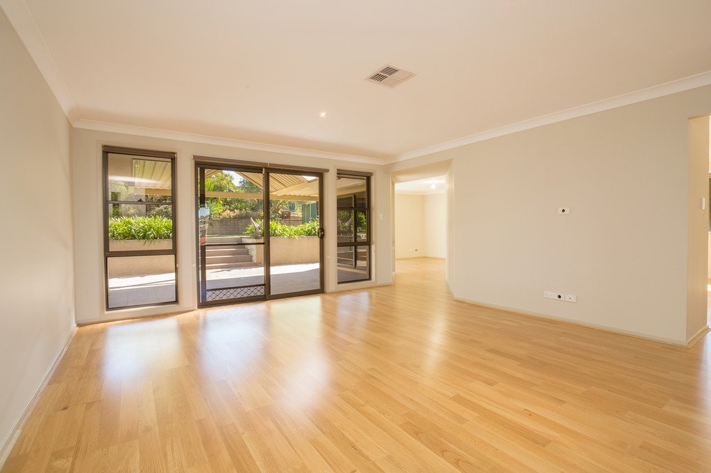25 Jenna Dr  RAWORTH 3