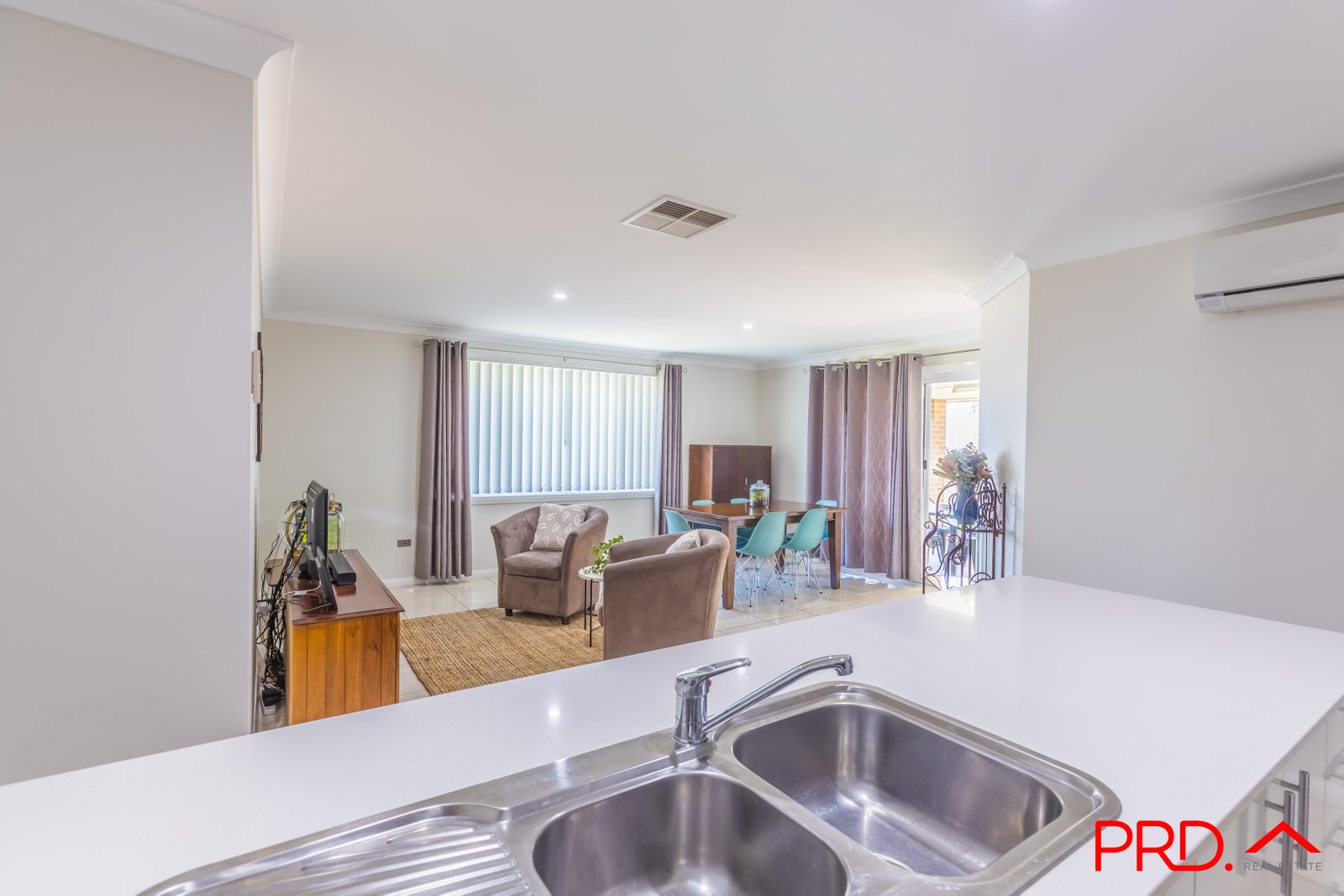 25 Kaputar Close TAMWORTH 3