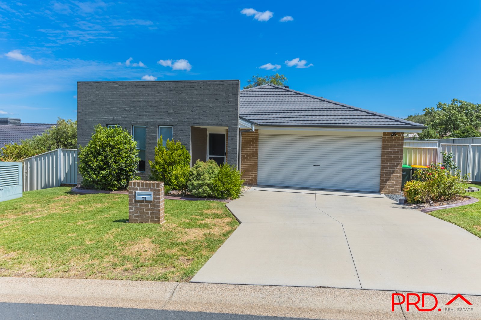 25 Kaputar Close TAMWORTH 21