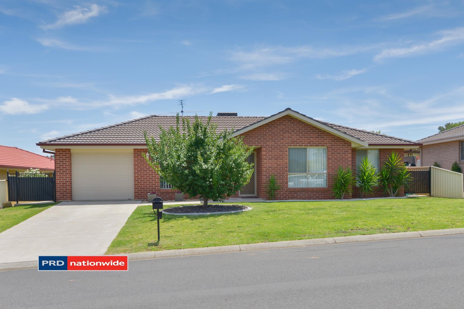 25 Karenvar Avenue TAMWORTH 1