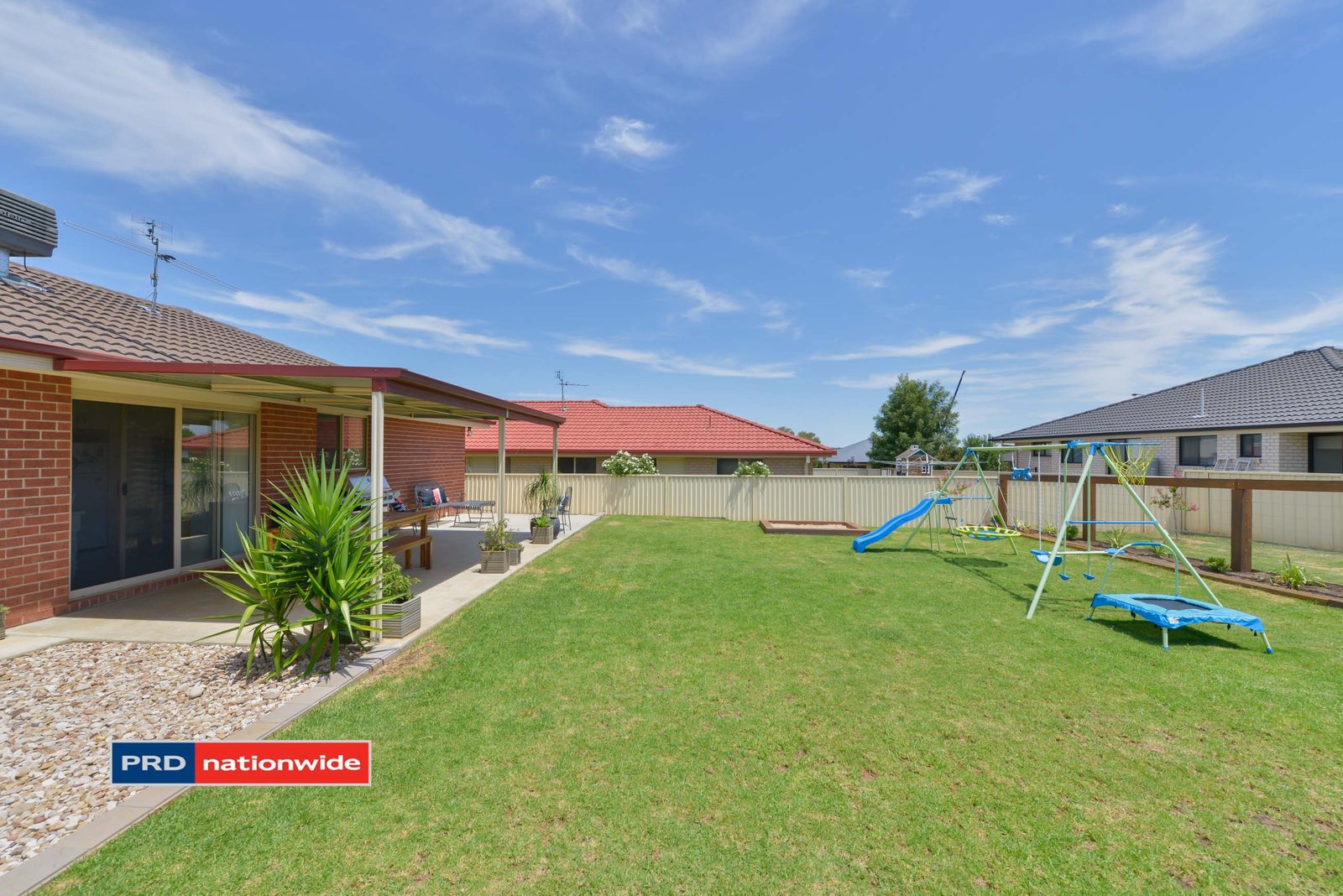 25 Karenvar Avenue TAMWORTH 9