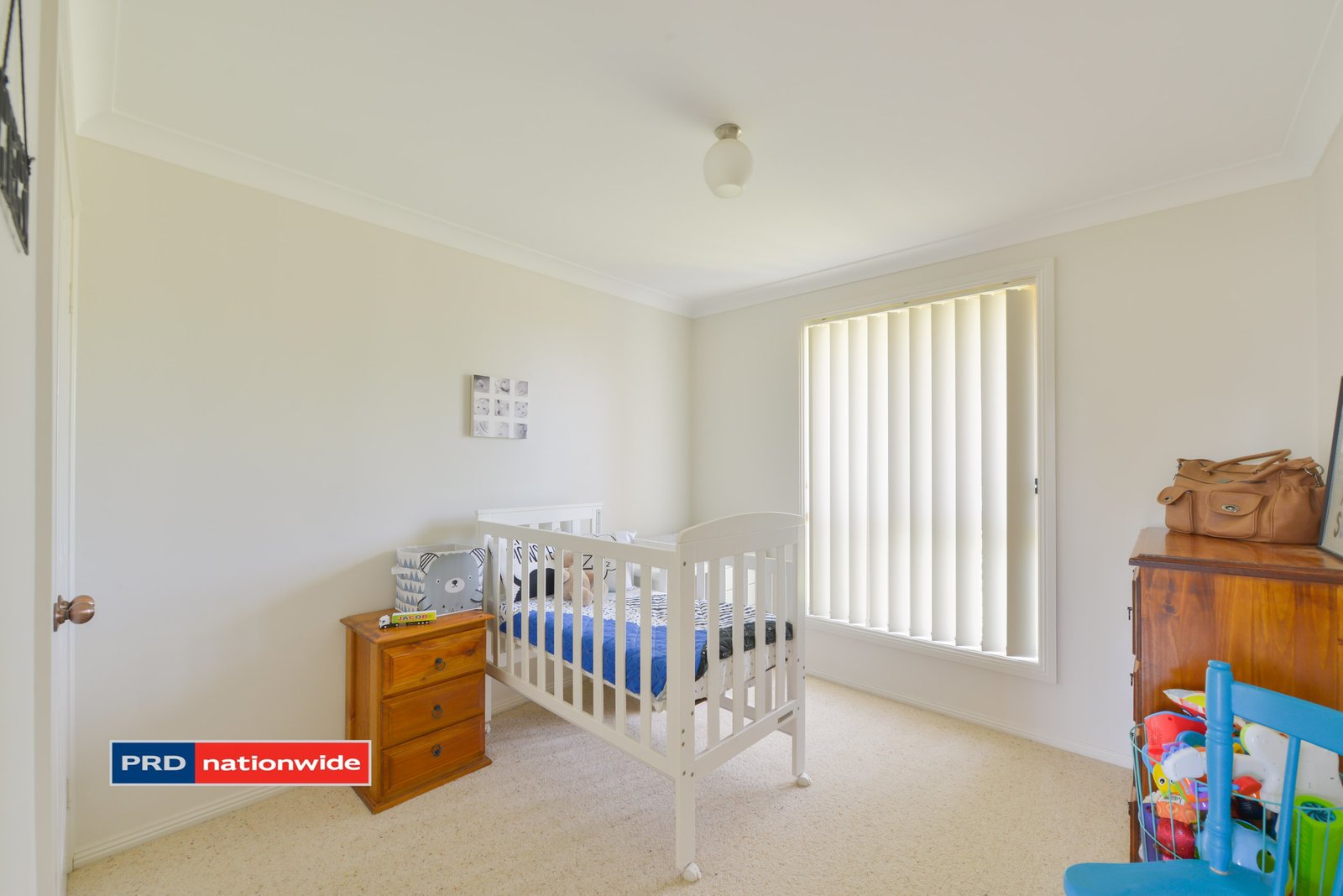 25 Karenvar Avenue TAMWORTH 12