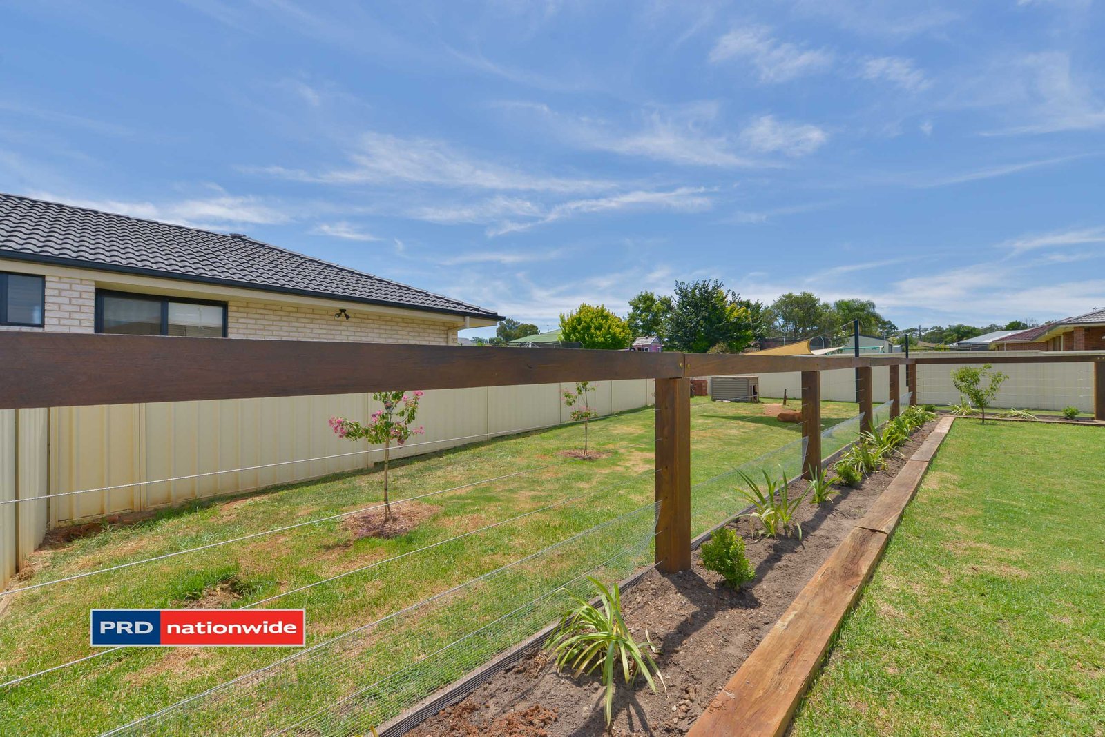 25 Karenvar Avenue TAMWORTH 19