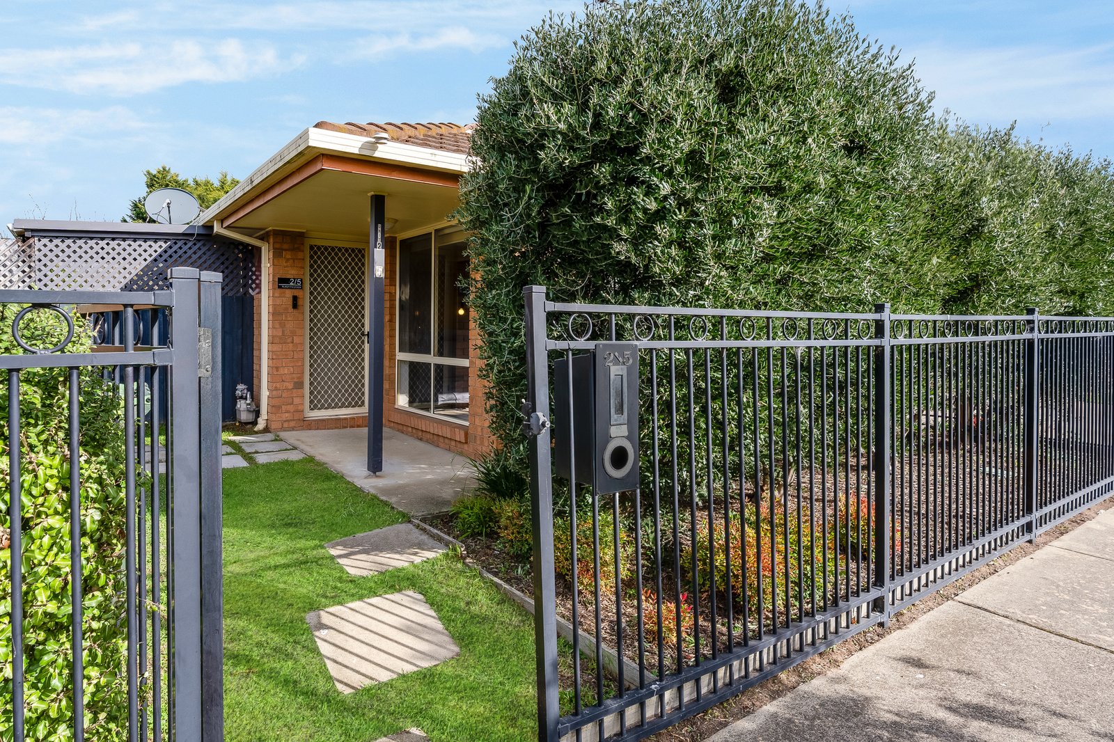 Gallery: 2/5 Katarina Place