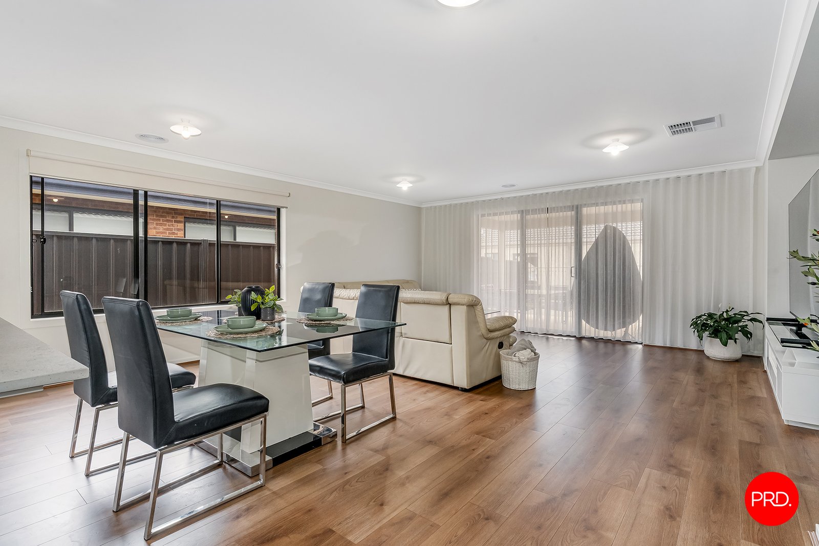 25 Kingsley Promenade HUNTLY 5