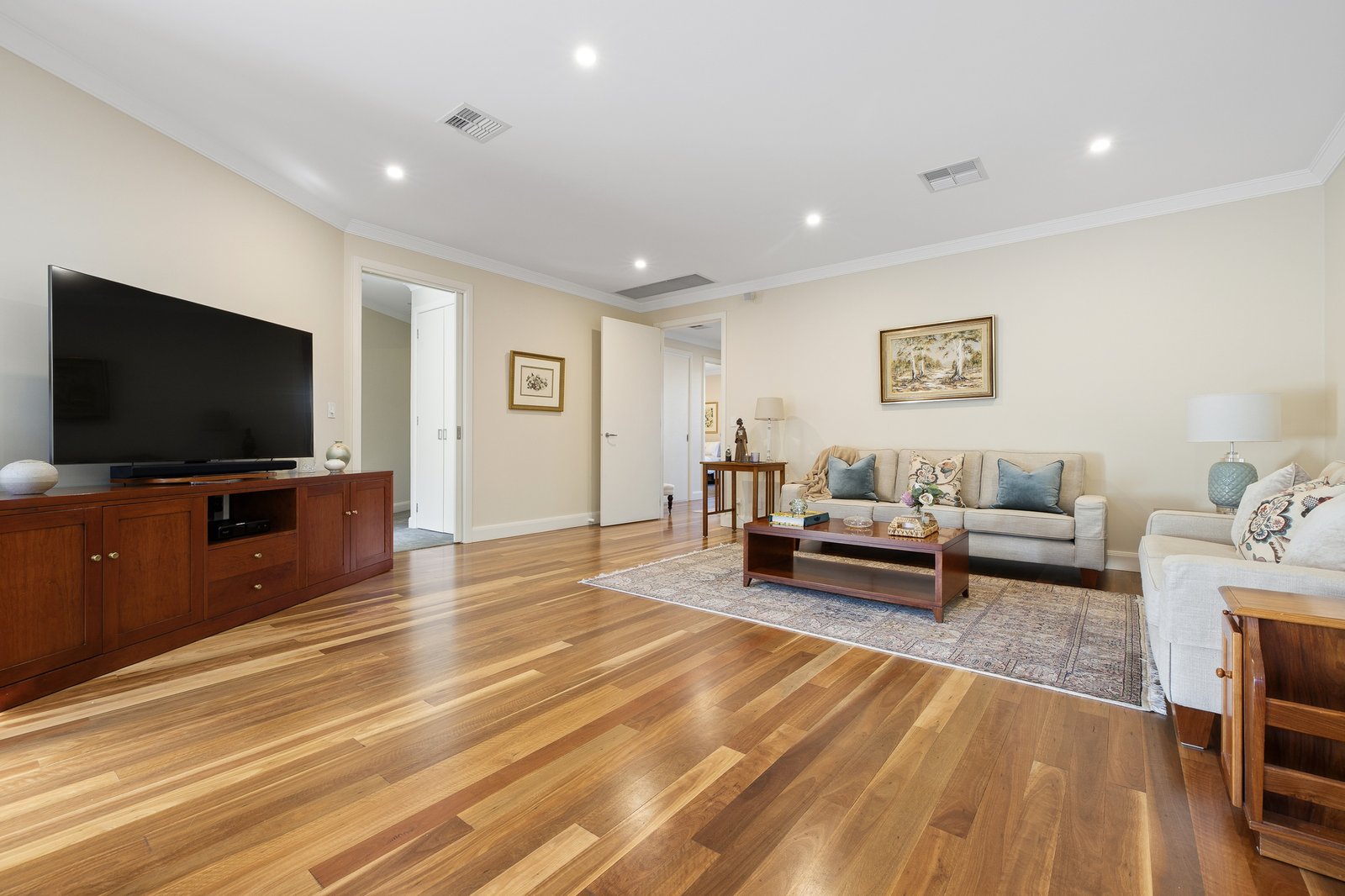 Gallery: 2/5 Kunzea Court
