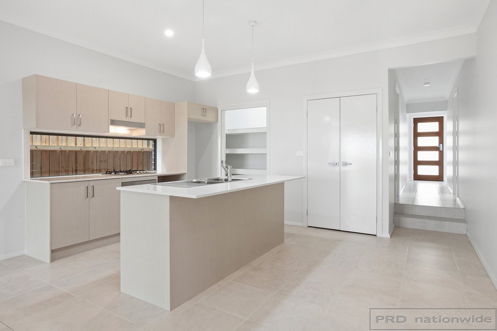 25 Lagoon Avenue BOLWARRA HEIGHTS 4