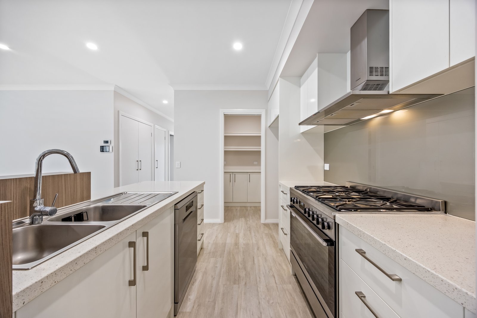 Gallery: 25 Lakeland Drive