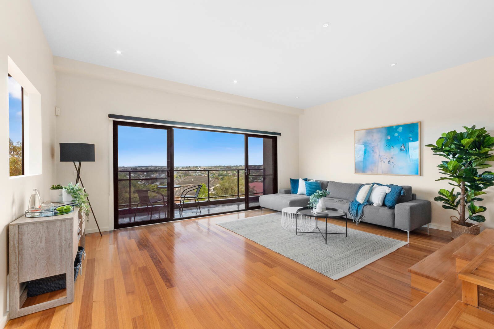 Gallery: 2/5 Lansbury Crescent
