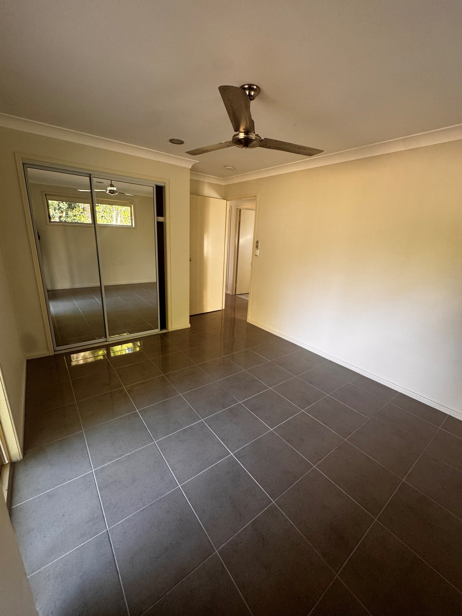 25 Latrobe Street TANNUM SANDS 9