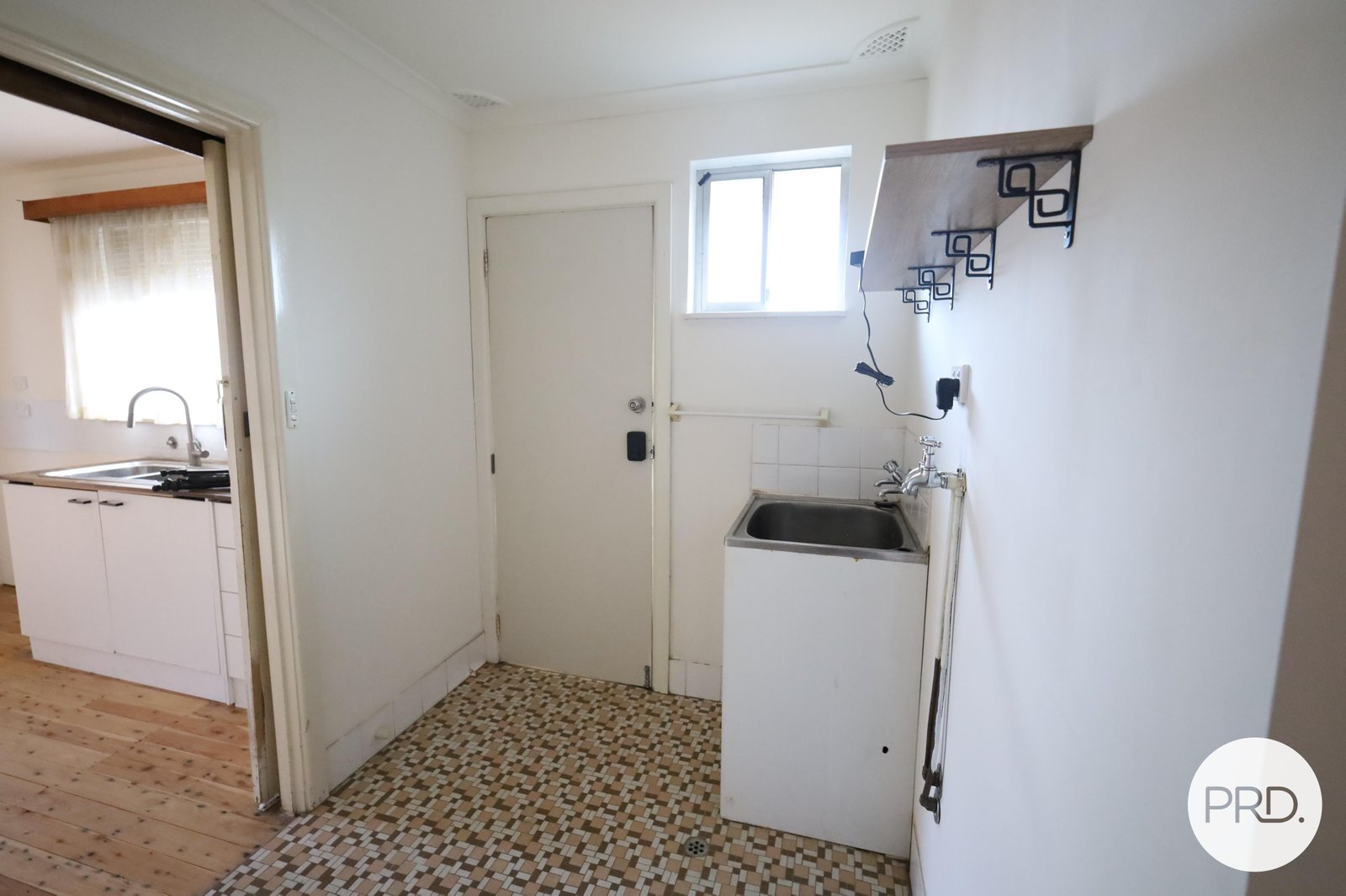 25 Lawson Crescent ORANGE 9