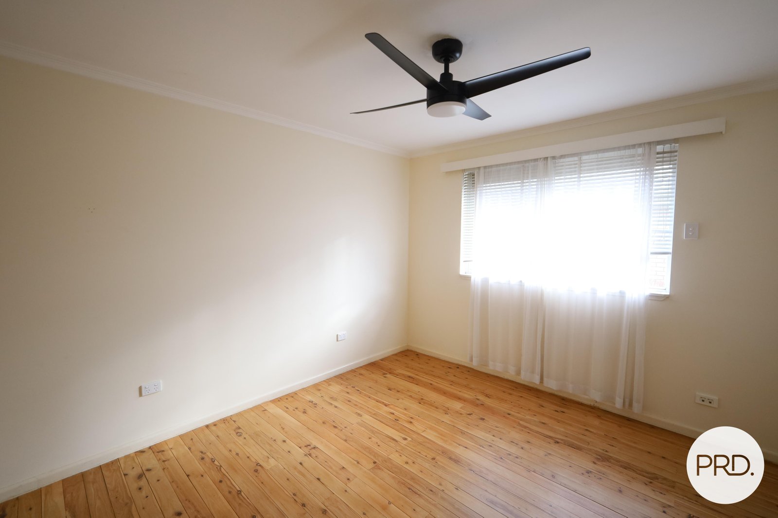 25 Lawson Crescent ORANGE 10