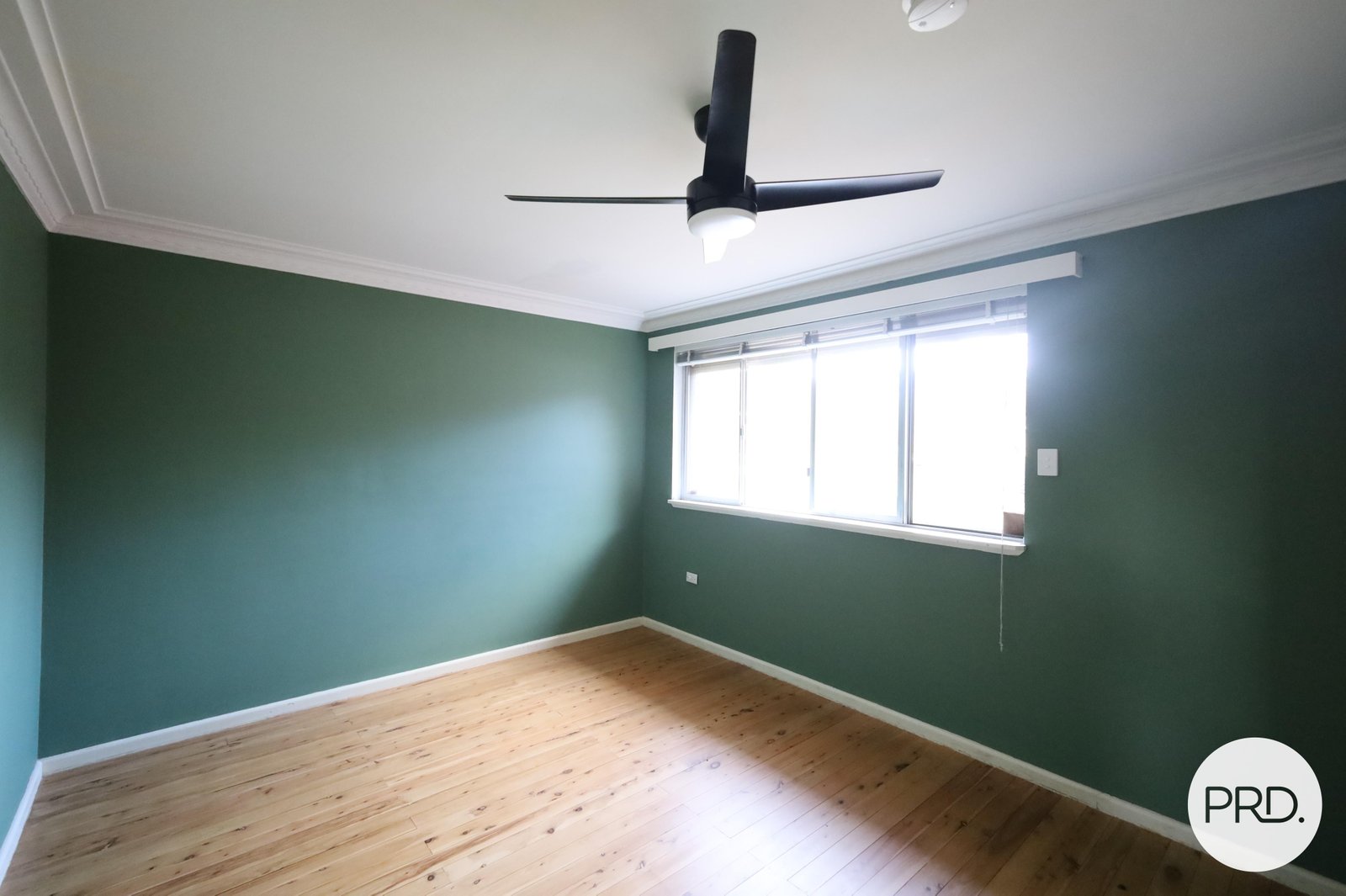 25 Lawson Crescent ORANGE 12