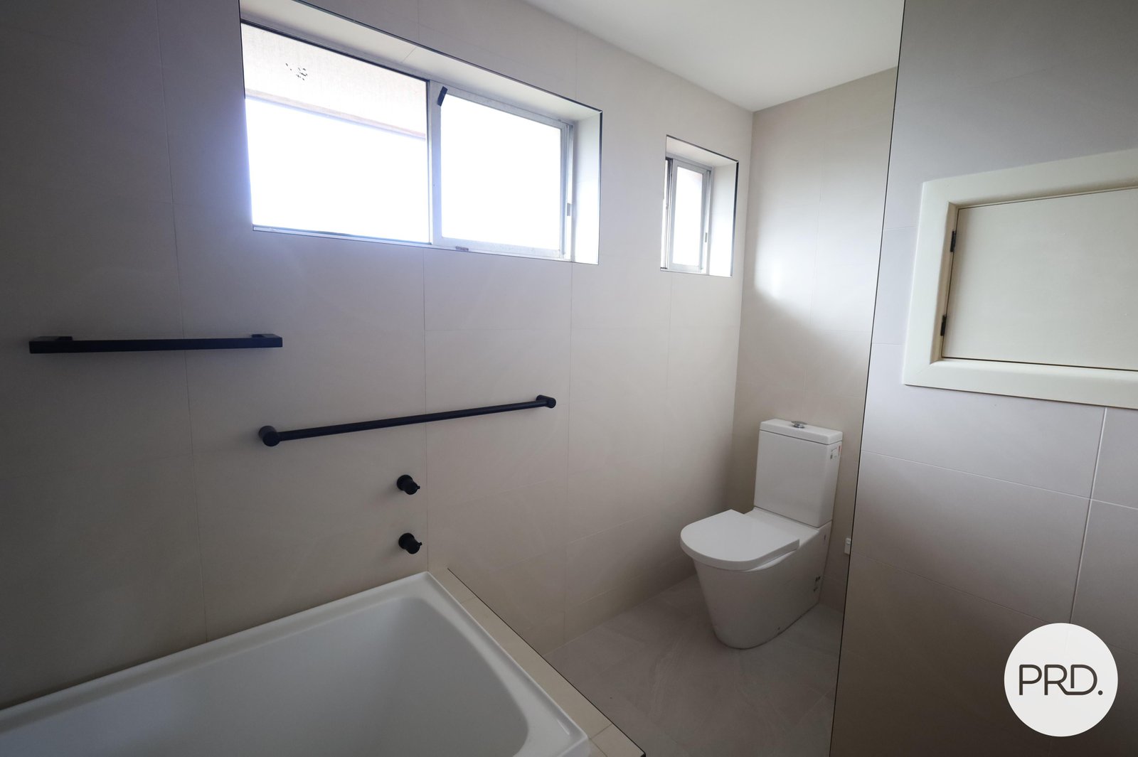 25 Lawson Crescent ORANGE 15