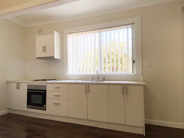 25 Lawson Street SANS SOUCI 2