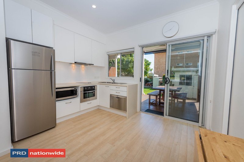 2/5 Lillian Street SHOAL BAY 8