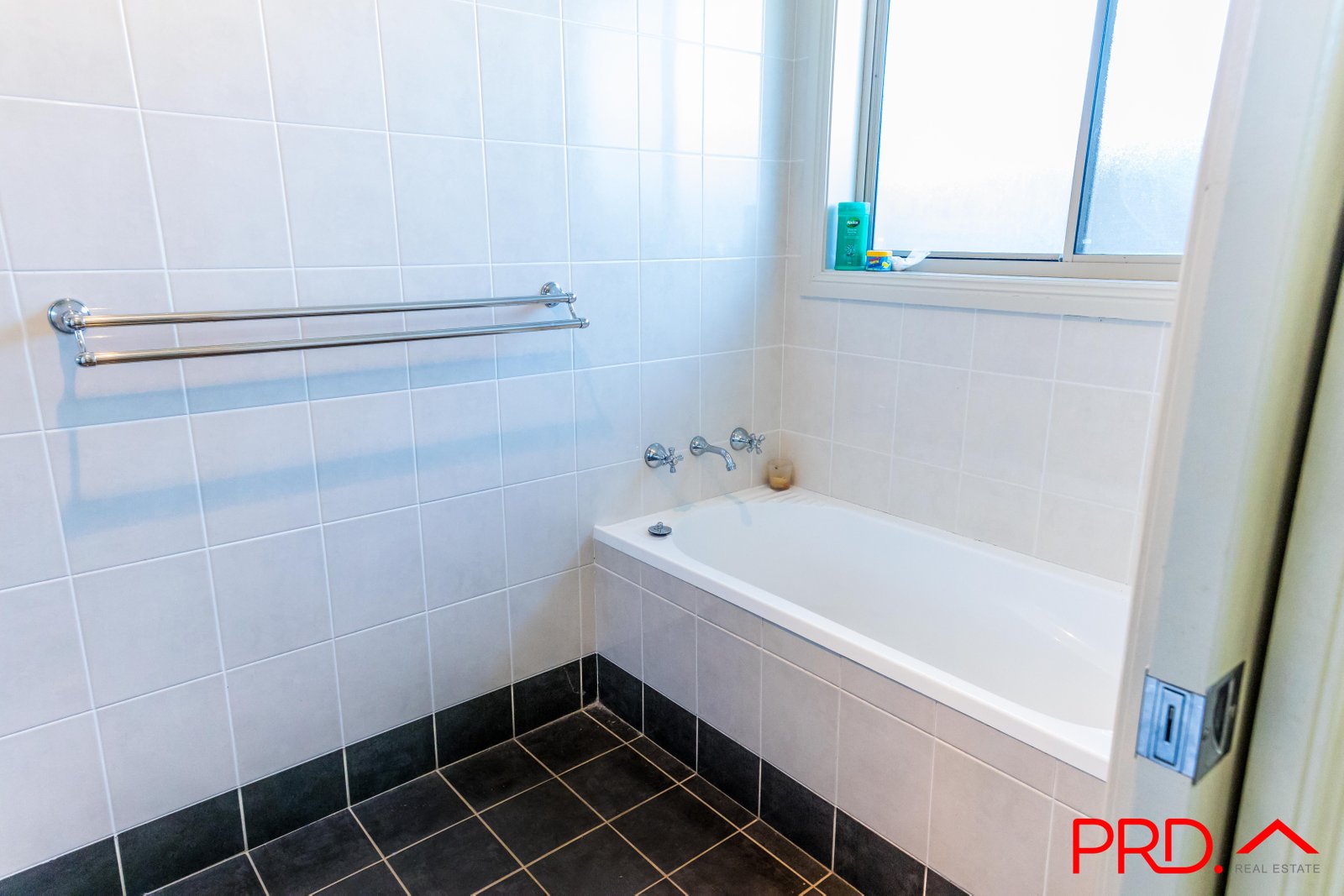 25 Lindsay Road TAMWORTH 11