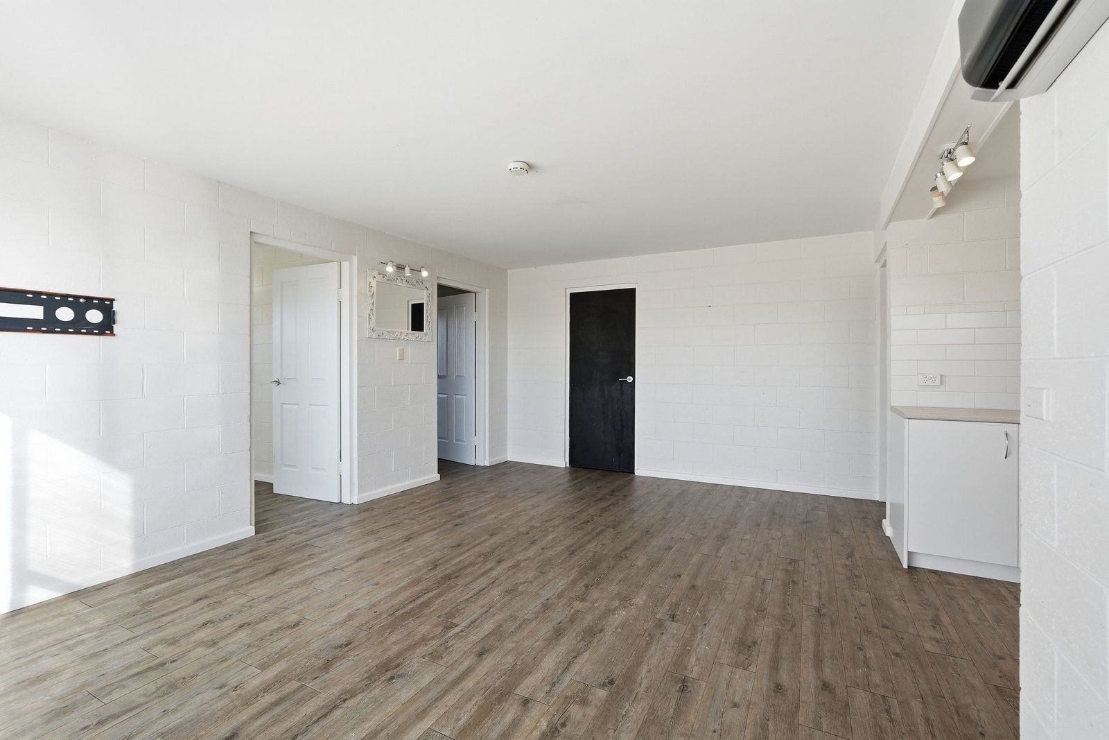 2/5 Louise Rd  AUSTINS FERRY 6