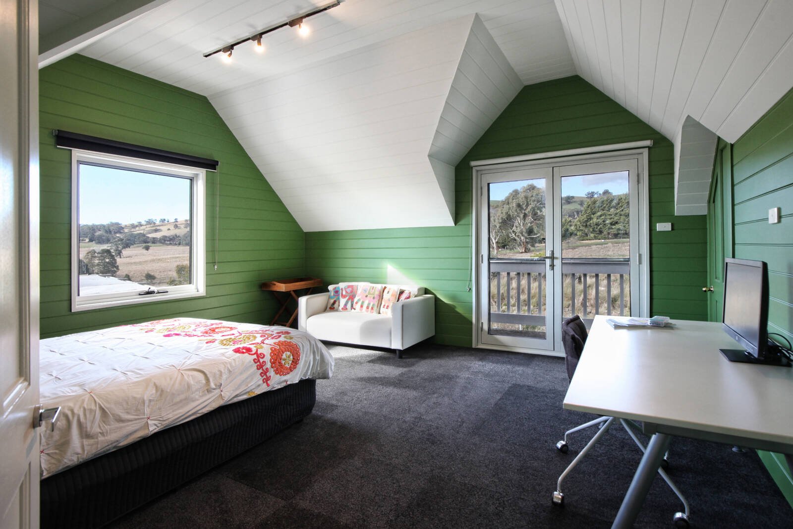 Real Estate and Property in 25 Lowden Close, Lancefield, VIC