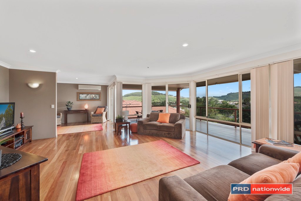 25 Lyle Campbell Street COFFS HARBOUR 1