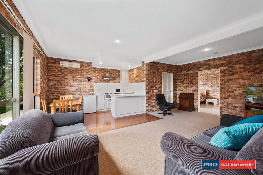 25 Lyle Campbell Street COFFS HARBOUR 21