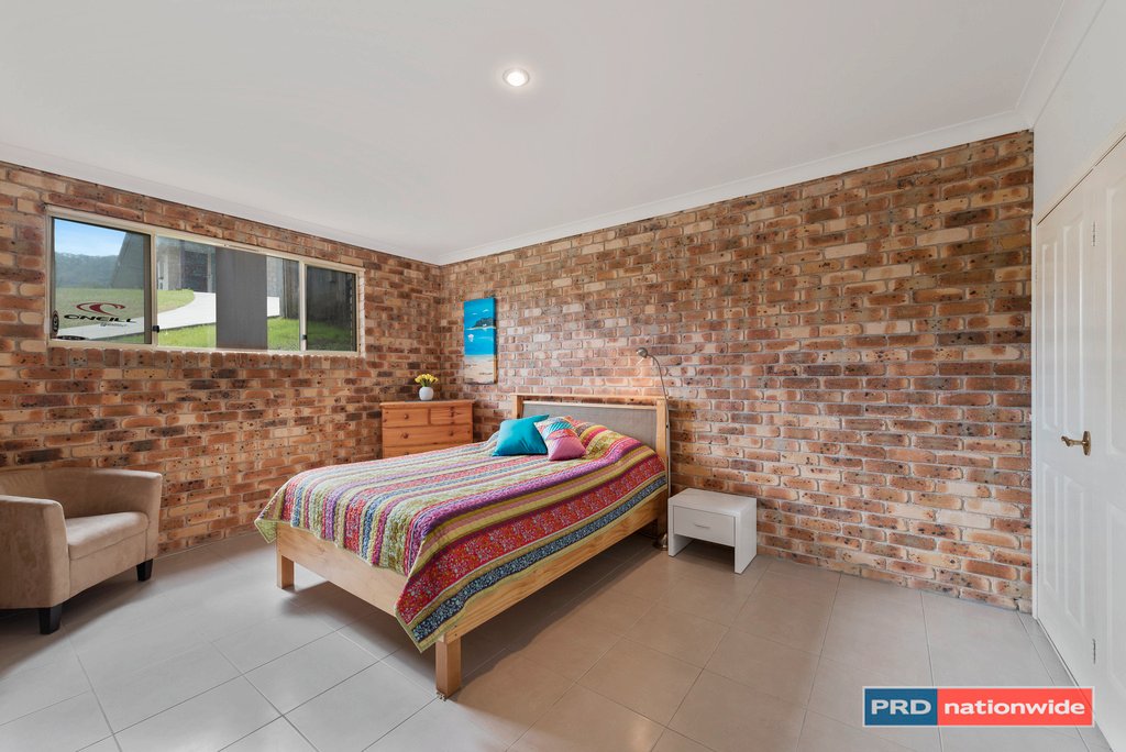 25 Lyle Campbell Street COFFS HARBOUR 23