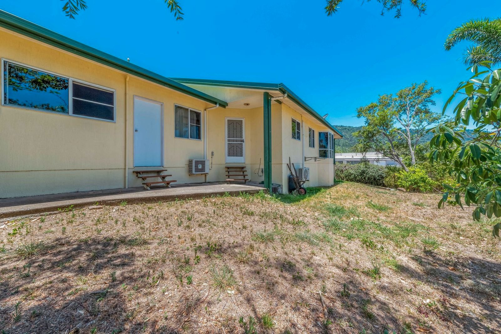 2/5 MacArthur Drive CANNONVALE 5