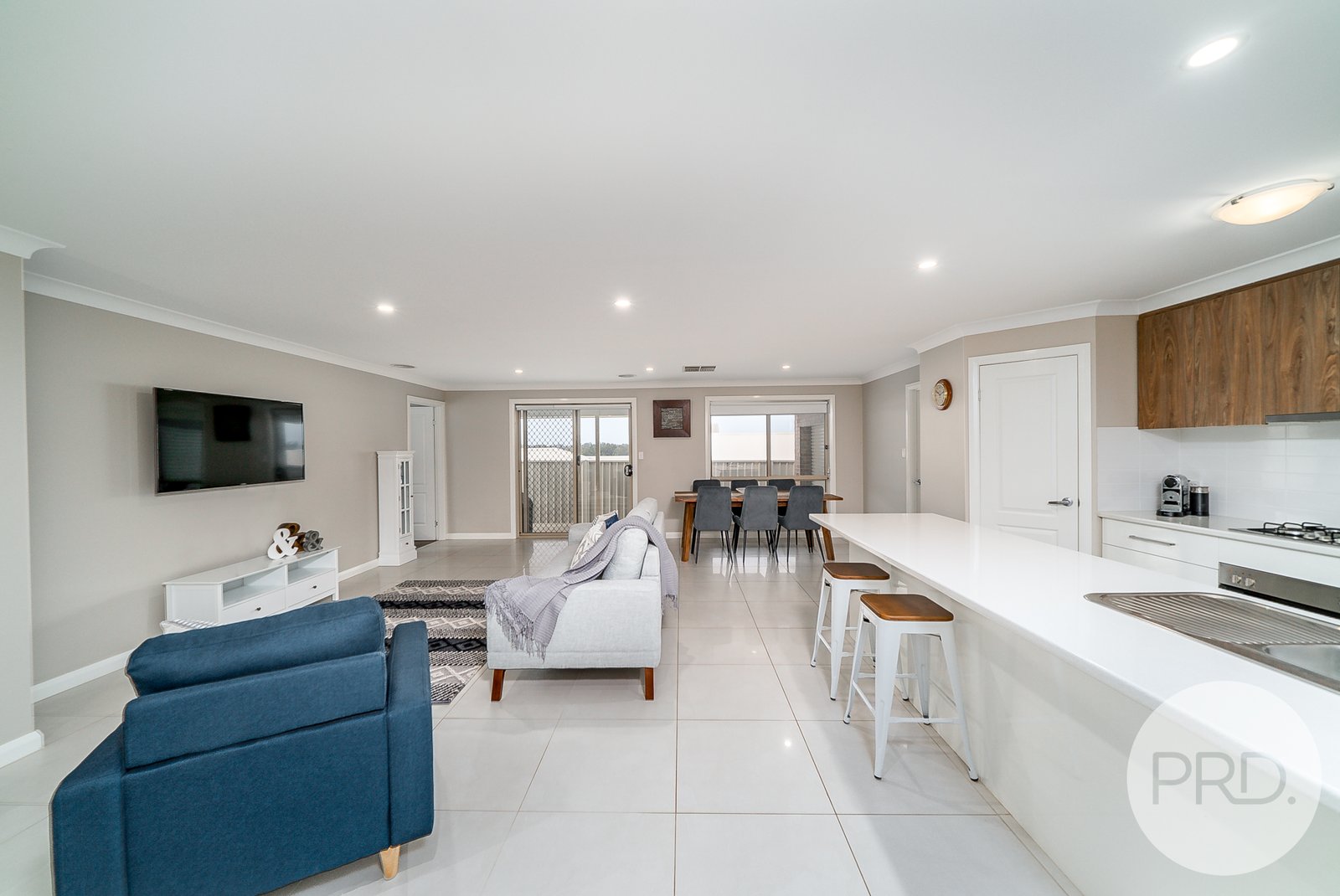 25 Maitland Drive ESTELLA 2