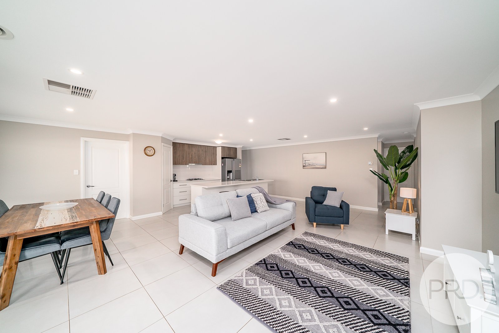 25 Maitland Drive ESTELLA 3