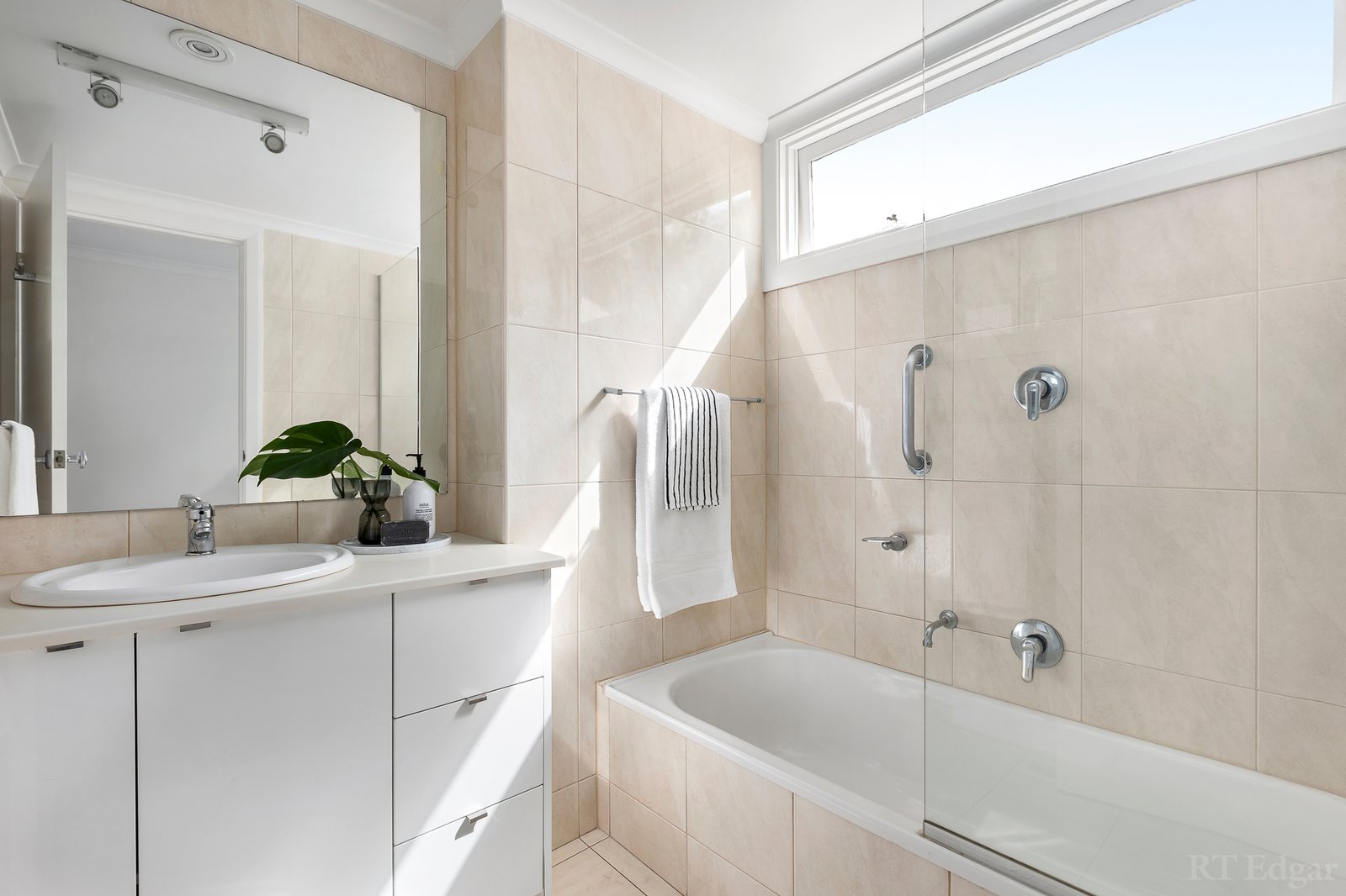 Real Estate and Property in 25 May Road, Toorak, VIC