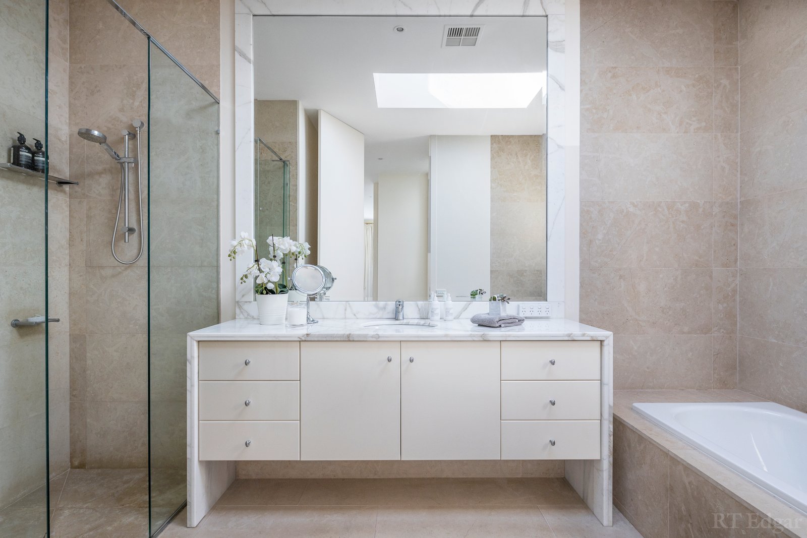 Real Estate and Property in 25 Mayfield Avenue, Malvern, VIC