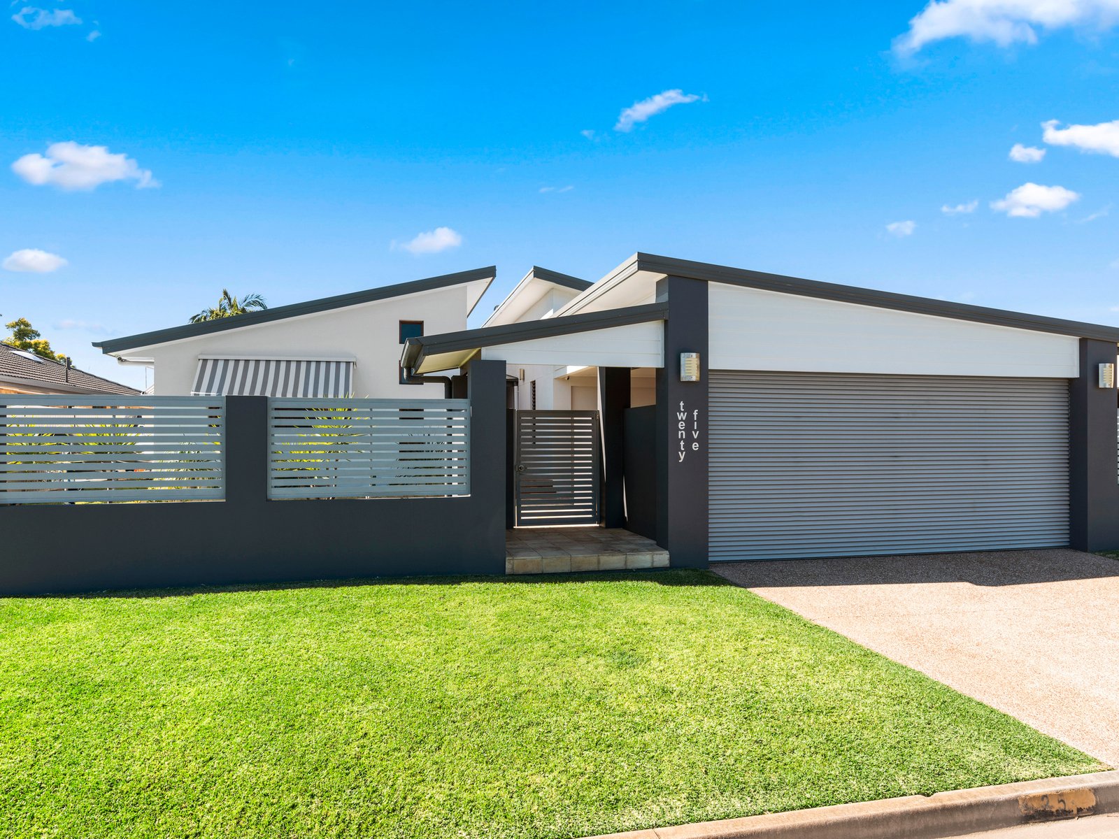 25 Melaleuca Drive PALM BEACH 1