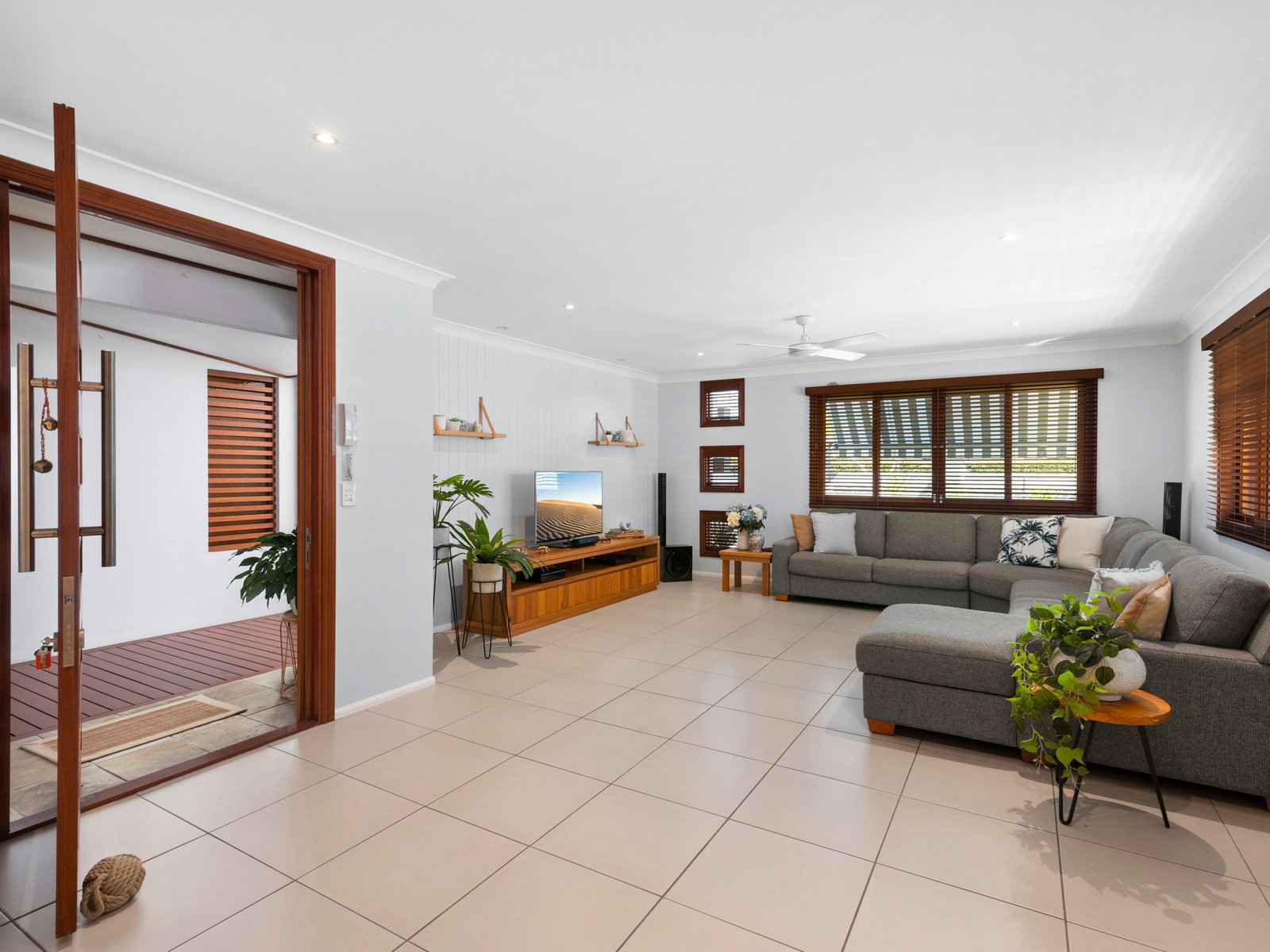 25 Melaleuca Drive PALM BEACH 4