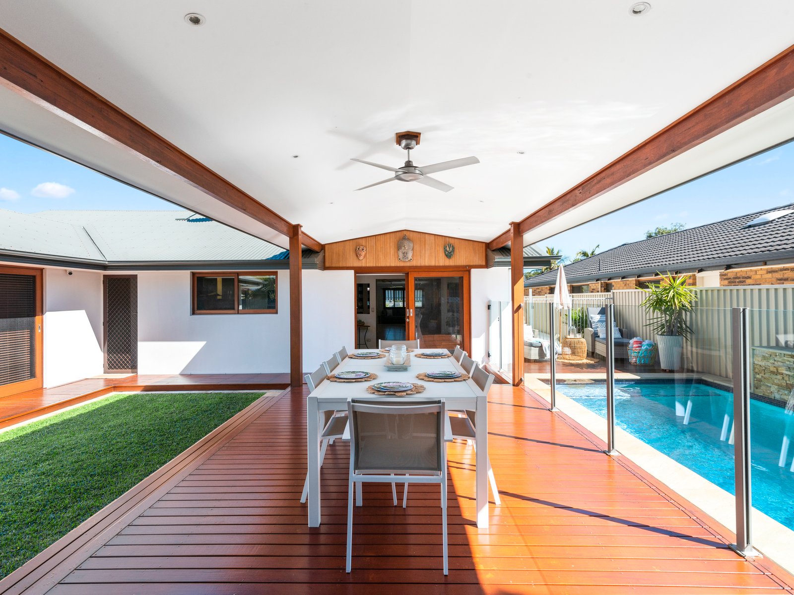 25 Melaleuca Drive PALM BEACH 9