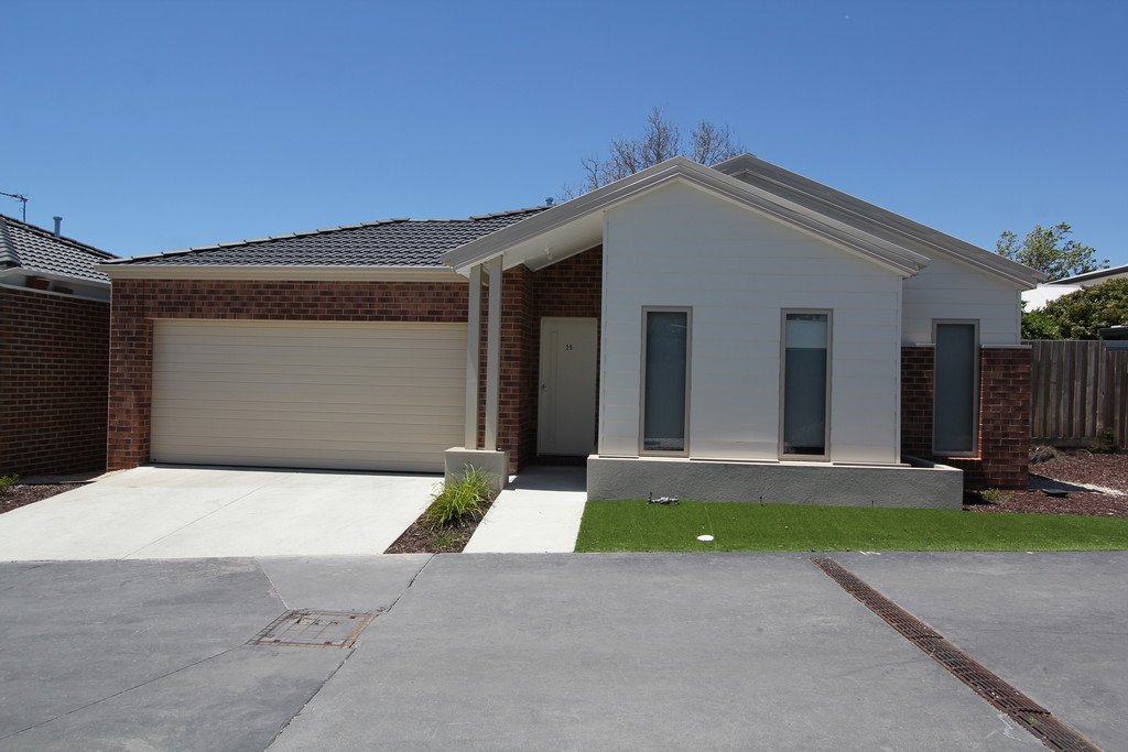 25 Millicent Place BALLARAT EAST 1