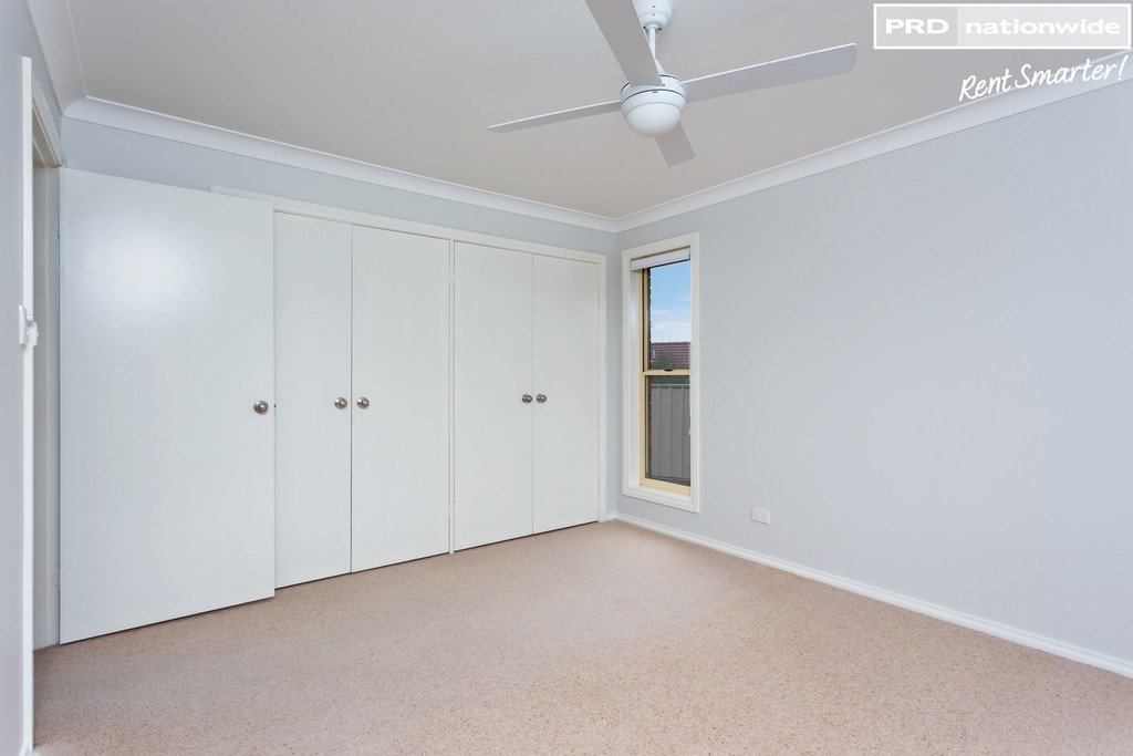 2/5 Minchin Place KOORINGAL 6