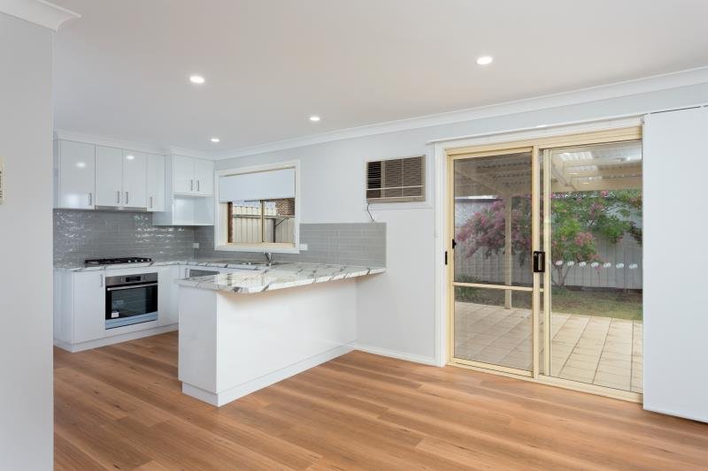 2/5 Minchin Place KOORINGAL 3