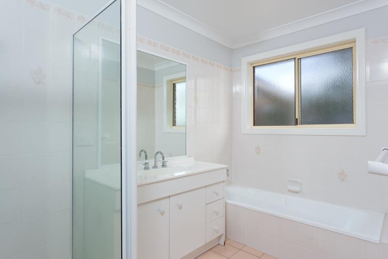 2/5 Minchin Place KOORINGAL 6