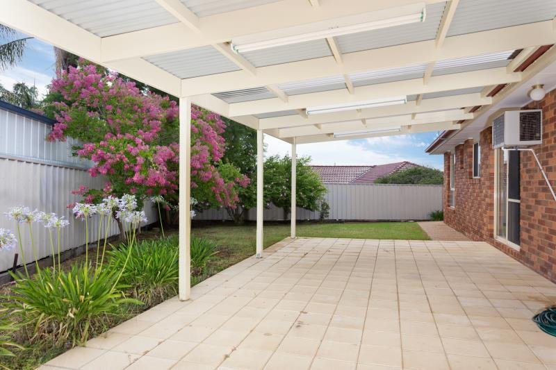 2/5 Minchin Place KOORINGAL 7