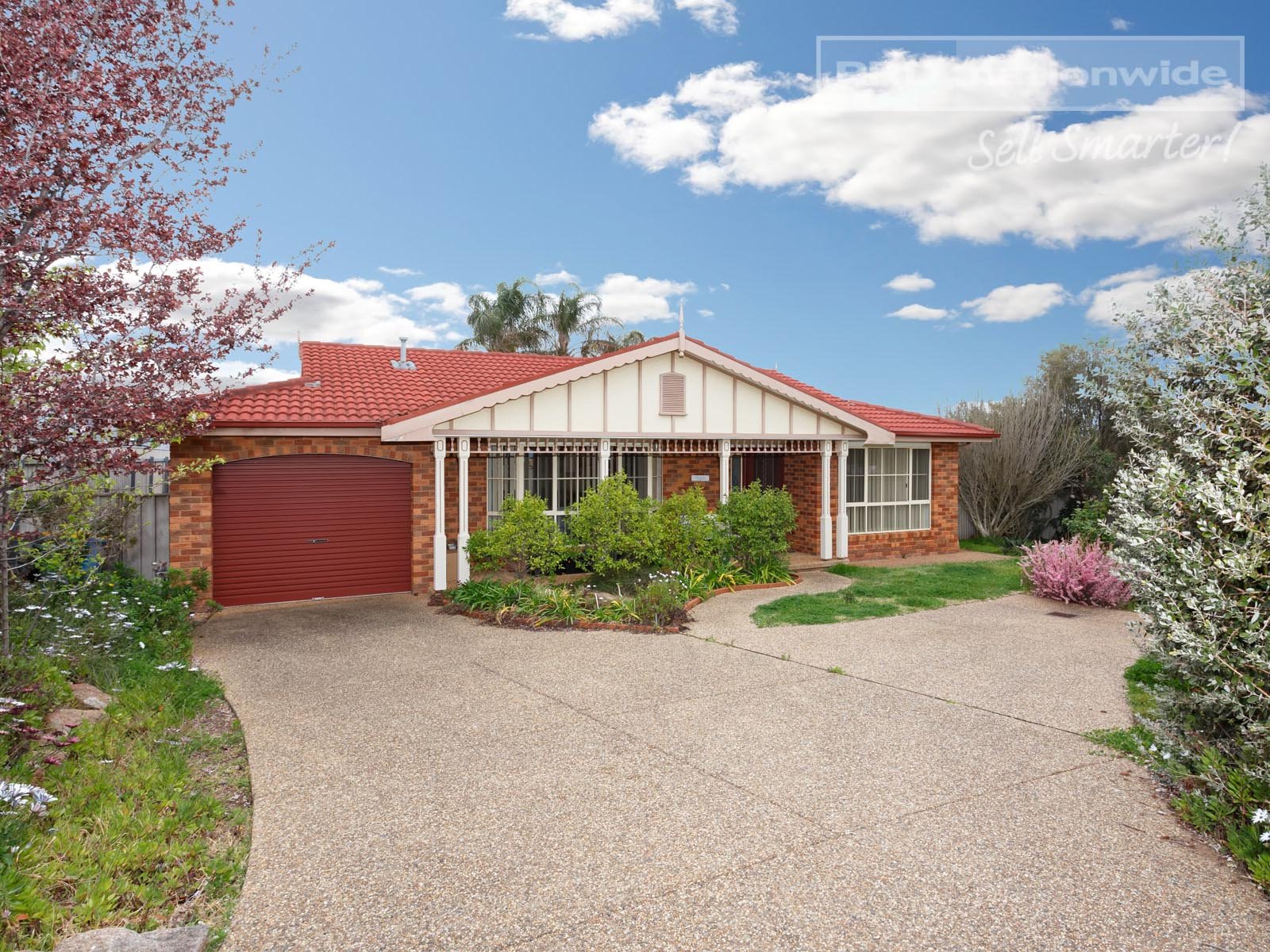 2/5 Minchin Place KOORINGAL 1